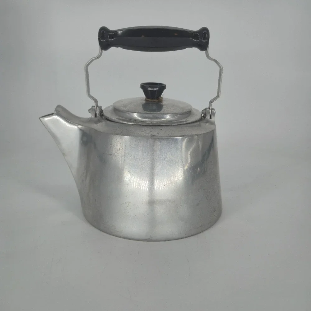Vintage Mirro Matic Aluminum Tea Kettle Black Bakelite Handle Lid USA Silver Tea